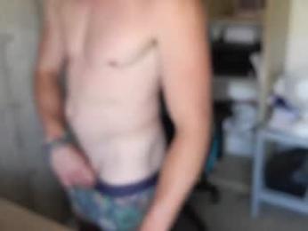 frenchhornybibs — 在 chaturbate 直播的网络摄像头模特