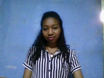 diniah22 — Bongacams profile photo