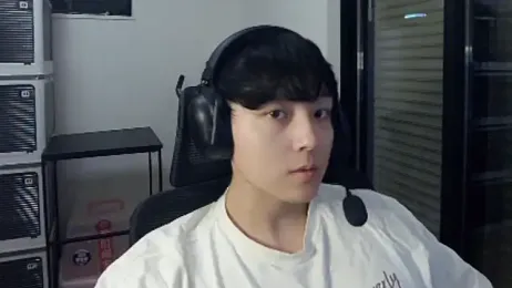 Tkcqcc — 在 stripchat 直播的网络摄像头模特