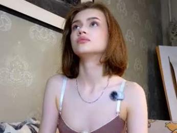 bluuemarine — 在 chaturbate 直播的网络摄像头模特