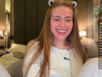 VikkiExtraCheese — 在 bongacams 直播的网络摄像头模特