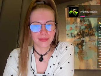 VikkiExtraCheese — 在 bongacams 直播的网络摄像头模特