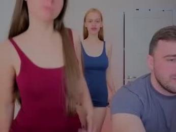 ihavepaws33 — 在 chaturbate 直播的网络摄像头模特