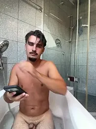 69youknoow — 在 stripchat 直播的网络摄像头模特