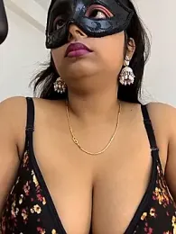 Naughty_Hottie_Eesha — 在 stripchat 直播的网络摄像头模特