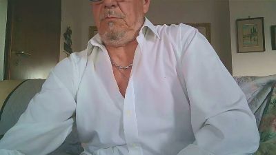 gyordy1 — 在 cam4 直播的网络摄像头模特