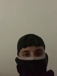 yanis84442 — 在 stripchat 直播的网络摄像头模特