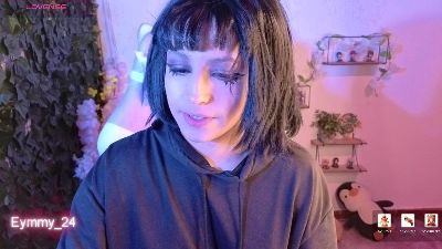 Eymmy_24 — 在 cam4 直播的网络摄像头模特