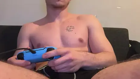 Lucas328706 — 在 stripchat 直播的网络摄像头模特