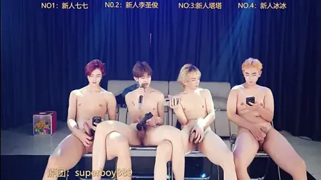 top-8899 — 在 stripchat 直播的网络摄像头模特