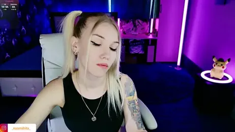 NaomiHita — 在 stripchat 直播的网络摄像头模特