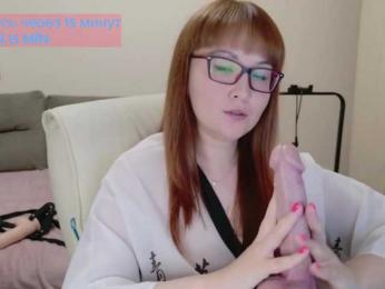 QueenFoxyLisa — 在 bongacams 直播的网络摄像头模特