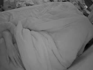 voyeurcam-julmodels-whitebed-4 — Camsoda profile photo