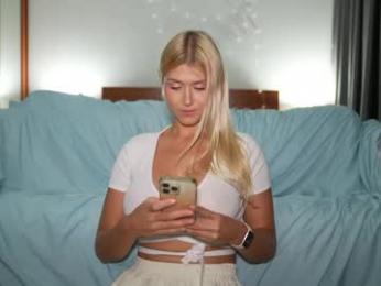 kirabl00m — Chaturbate stream photo (Apr 2026)