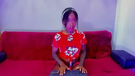 Pauline_Fox — Stripchat stream photo (Apr 2025)