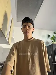 SebastianReed_ — 在 stripchat 直播的网络摄像头模特