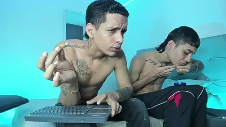 twinkDuohot — 在 stripchat 直播的网络摄像头模特