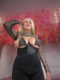 seraphine23 — 在 stripchat 直播的网络摄像头模特