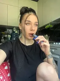 Queen_of_pain — 在 stripchat 直播的网络摄像头模特