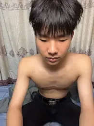 qomelo — 在 stripchat 直播的网络摄像头模特