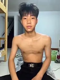 qomelo — Stripchat stream photo (Aug 2026)
