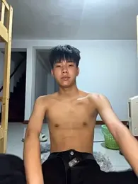 qomelo — Stripchat stream photo (Aug 2026)