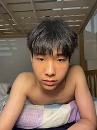 qomelo — 在 stripchat 直播的网络摄像头模特