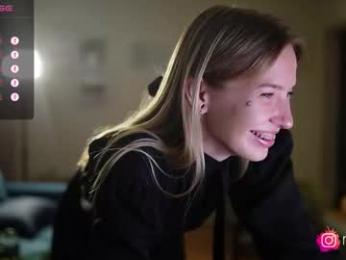 mel_collins — Chaturbate stream photo (Sep 2025)