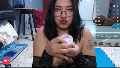 Danelyhit — 在 stripchat 直播的网络摄像头模特