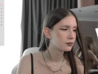 babyy_gloria — 在 chaturbate 直播的网络摄像头模特