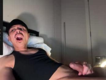 xmomentumx — 在 chaturbate 直播的网络摄像头模特