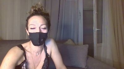 LibertyDark — 在 cam4 直播的网络摄像头模特