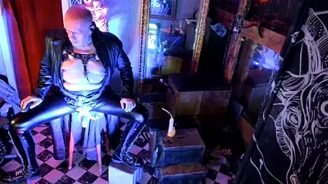 BULGEDEMON — 在 stripchat 直播的网络摄像头模特