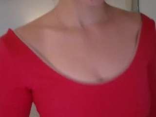 azaleiia — Camsoda stream photo (Apr 2026)