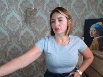 mallinia — 在 chaturbate 直播的网络摄像头模特