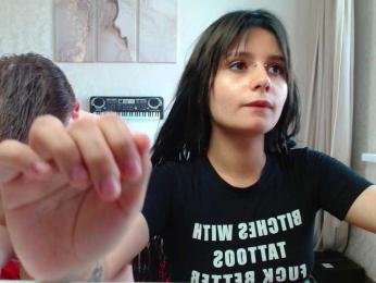 TheSluttyFox — 在 bongacams 直播的网络摄像头模特
