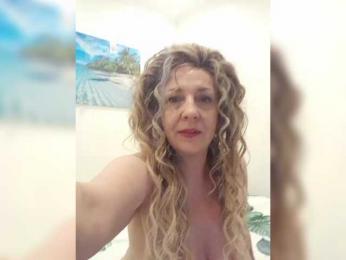 mery8poppins — 在 bongacams 直播的网络摄像头模特