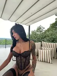 divavirtual11 — 在 stripchat 直播的网络摄像头模特