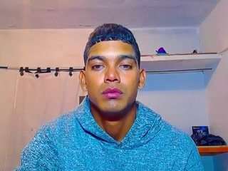 themykeone — 在 camsoda 直播的网络摄像头模特