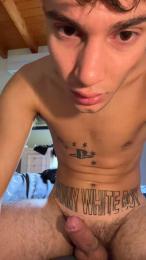 AndreaHornyDick — Cam4 stream photo (Oct 2025)