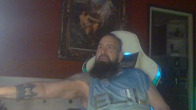 musclepigbcn — 在 cam4 直播的网络摄像头模特