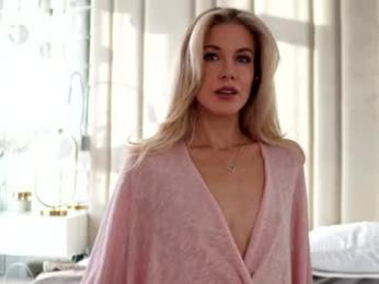 krissone — 在 chaturbate 直播的网络摄像头模特