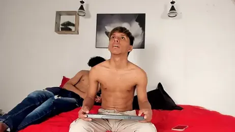 tyler_twink_boy — 在 stripchat 直播的网络摄像头模特