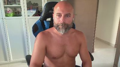 Daniaj87 — Cam4 stream photo (Aug 2026)