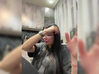 MagicMelody — 在 bongacams 直播的网络摄像头模特