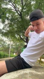 Outdoorsd — 在 cam4 直播的网络摄像头模特