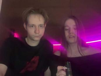 titsDestroy2007 — 在 bongacams 直播的网络摄像头模特