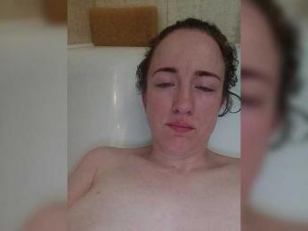 Likmilka32 — Bongacams stream photo (May 2025)