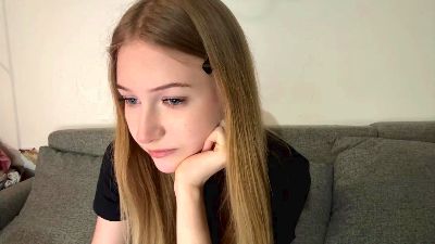 ReathaDavel — 在 cam4 直播的网络摄像头模特