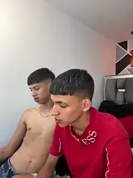 Juan_Nd_Steven — 在 stripchat 直播的网络摄像头模特